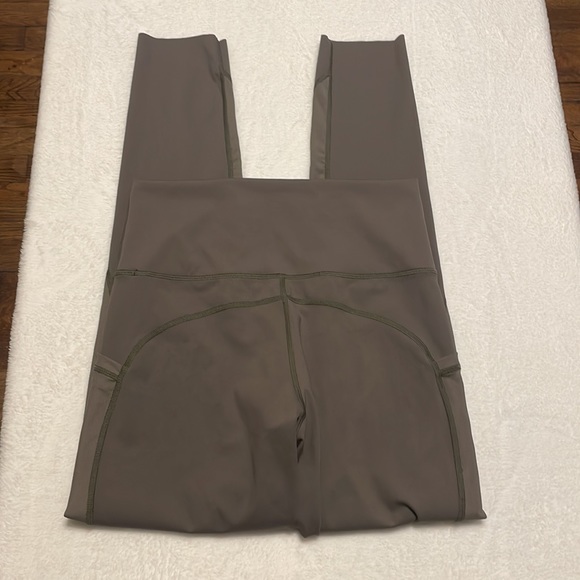 EUC Aerie Offline 7/8 leggings, size large long - Picture 3 of 7